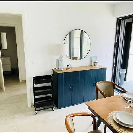 1 Bedroom In Center With Terrace 31--2 아파트 *