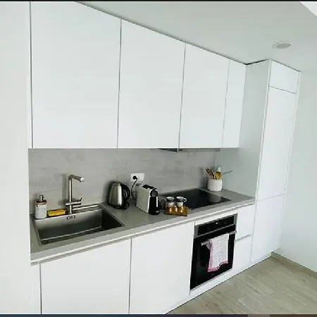 1 Bedroom In Center With Terrace 31--2 아파트